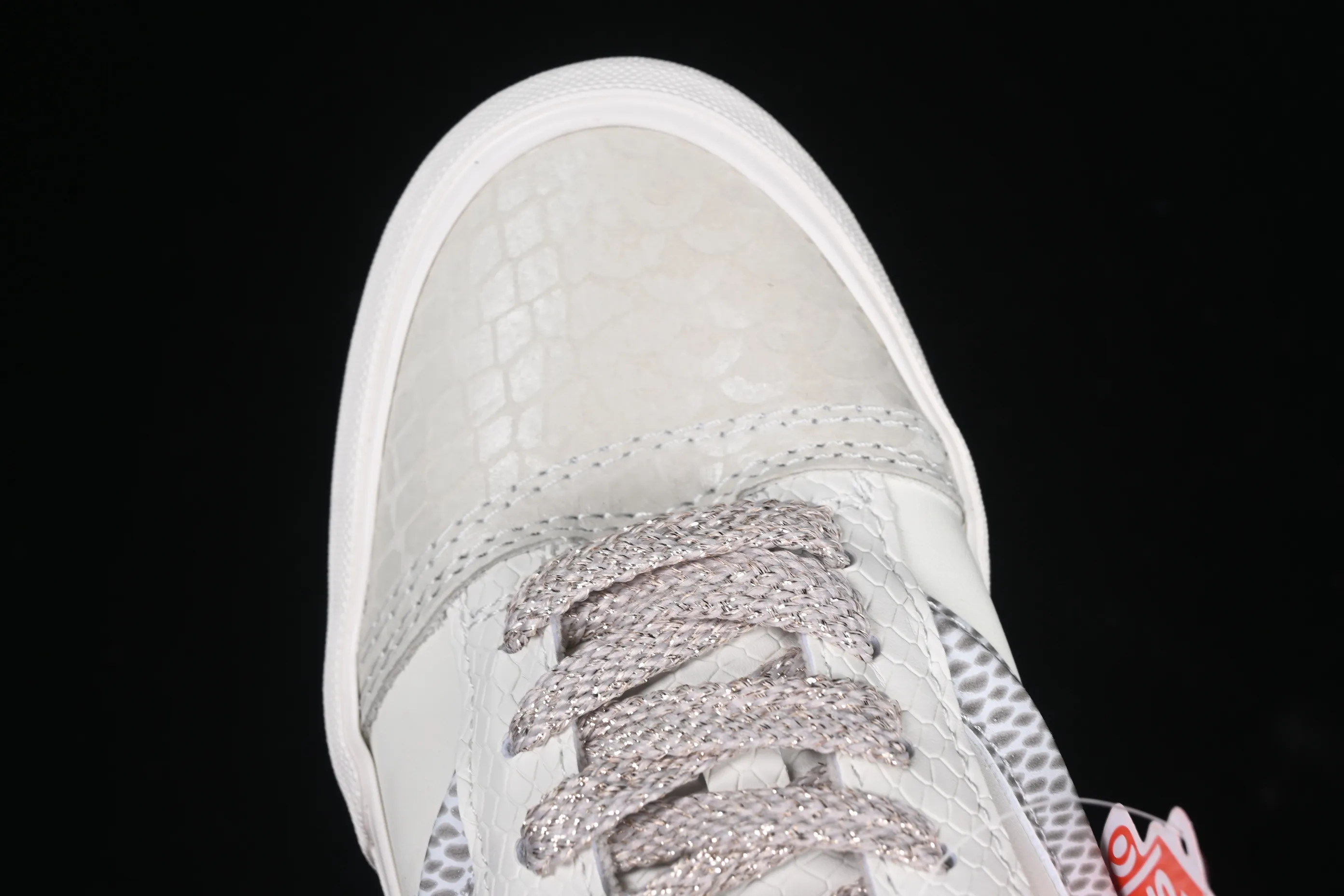 All categories Vans Vans series Vans Low Vans low-top Vans Classics Knu Skool Vr3 Vans official Year of the Snake limited bread shoes VN0009QCSNK